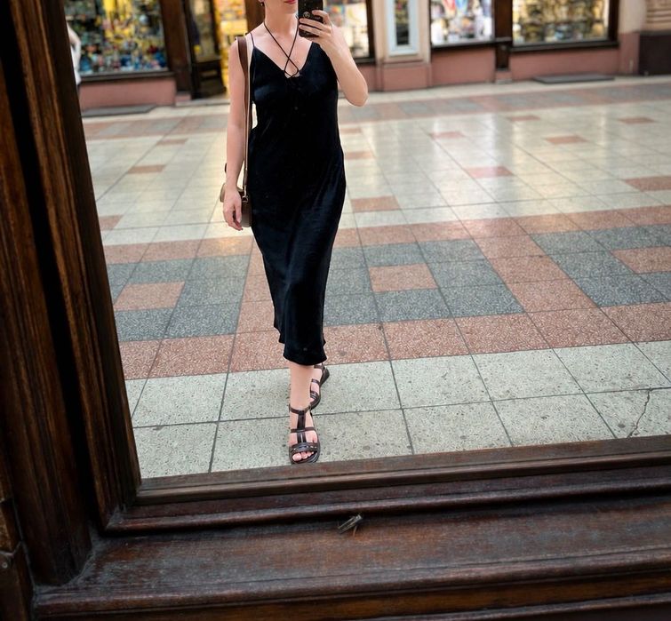 Атласна сукня Zara