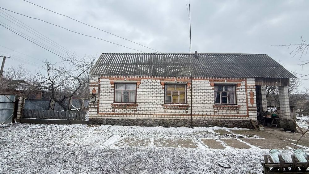 Продаж будинку в селі Могутнє