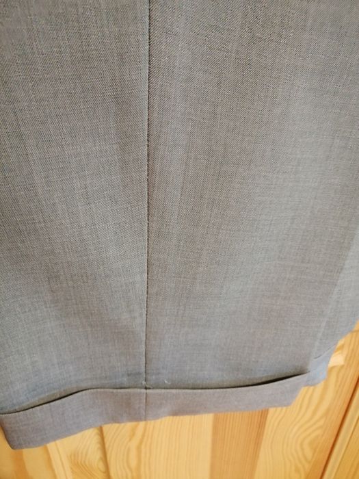 Jasne eleganckie spodnie garniturowe