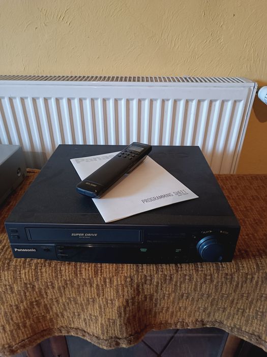 Magnetowid Panasonic NV-SD20EE z pilotem i kartą kodowania