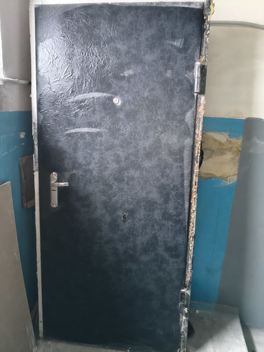 Прдам вхідні двері