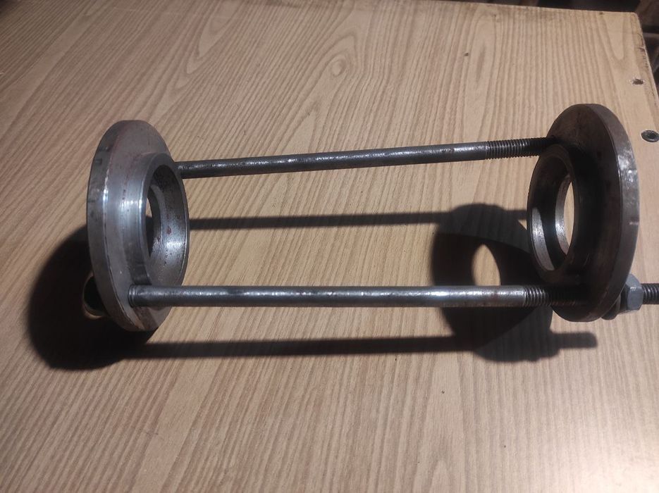 Съёмник для разборки амортизатора Ява 638