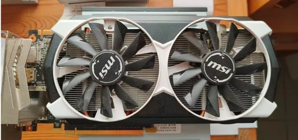 Placa gráfica (GPU) - MSI NVIDIA GTX 960 2GB GDDR5