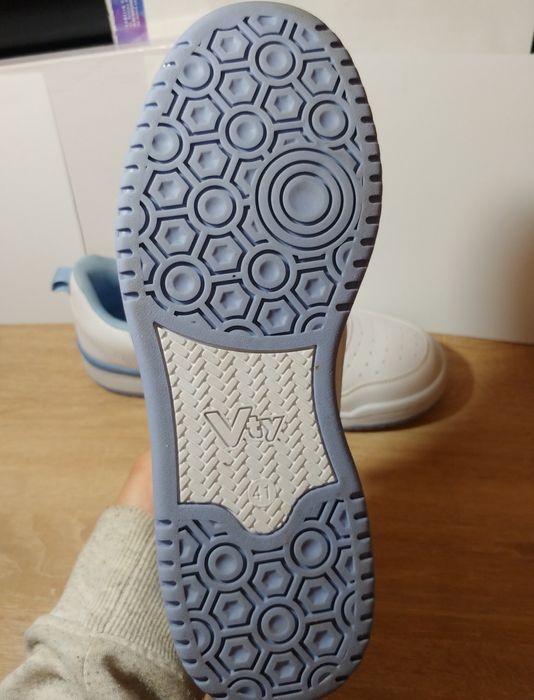 Buty biało-niebieskie sneakersy damskie Vty