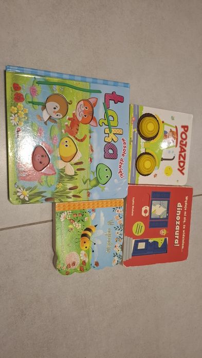 Zestaw 4 książeczek dla dzieci sensoryczne ruchome