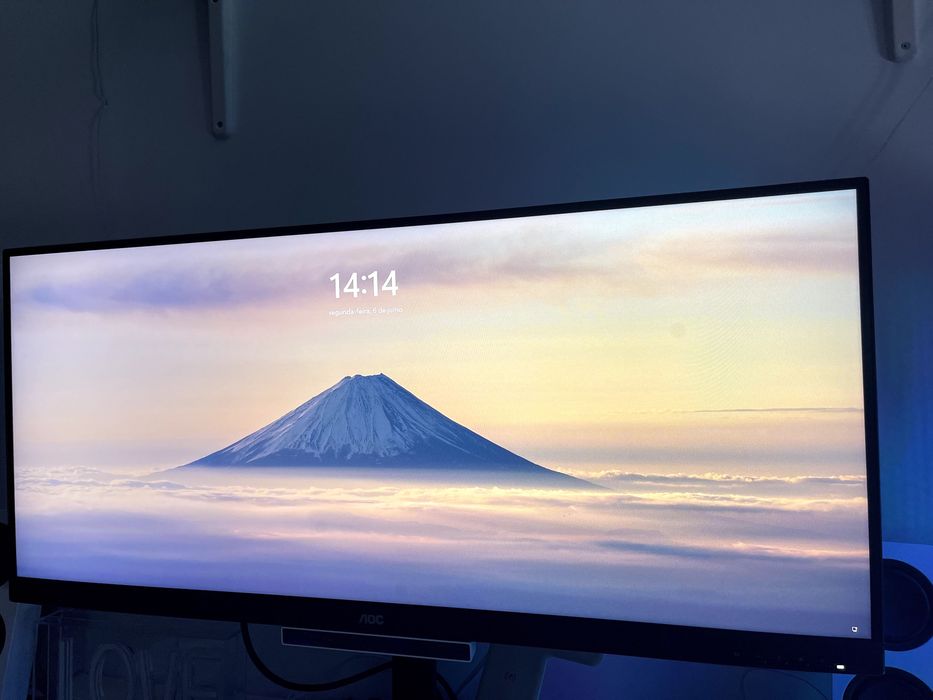 Monitor AOC UltraWide De 34 Polegadas 144 Hz