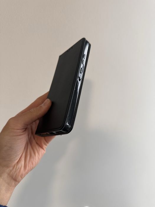Etui z klapką czarne zamykane + SZKŁO do MOTOROLA MOTO G86