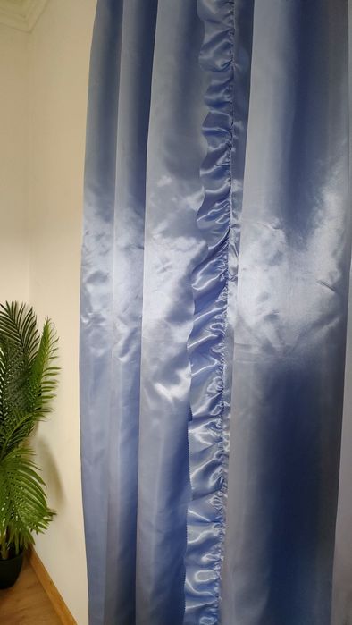 Cortina/cortinado azul acetinado com folhos (3 peças)