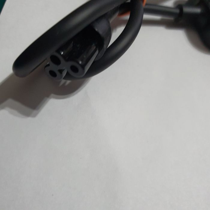 Cabo para carregador de portátil tomada Inglesa (UK)