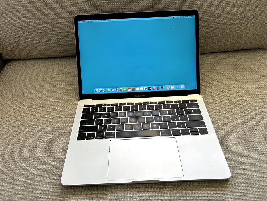 MacBook Pro dysk 256GB/16GB/i5