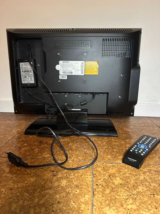 TV Grundig 19'' semi-nova