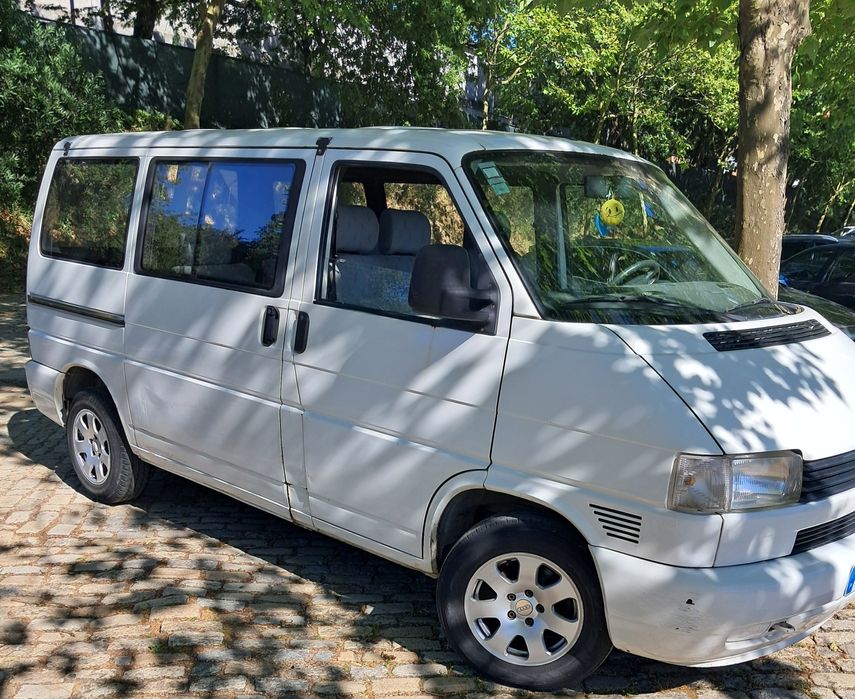 Faço pequenos transportes cargas mudanças