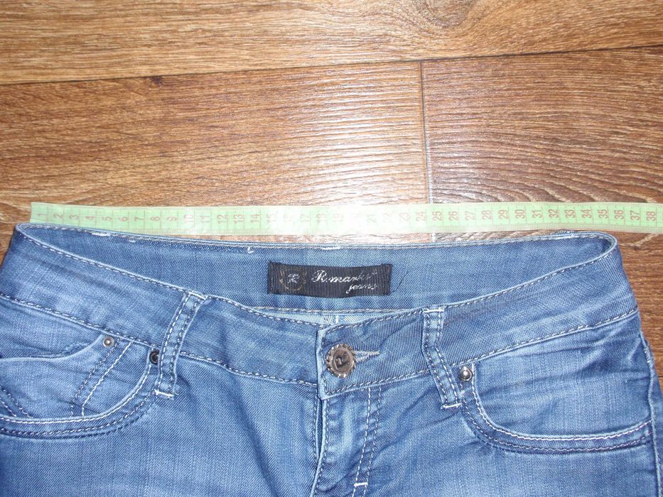 Джинси в гарному стані,розмір 27.Заміри на фото.