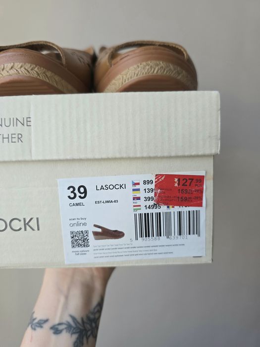 Skórzane damskie sandały na koturnie Lasocki r.39