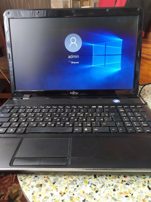 Продам ноутбук стан 9/10