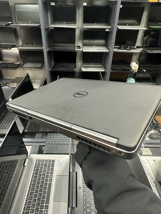 Игровой ноутбук Dell intel i7 nvidia 4гб.