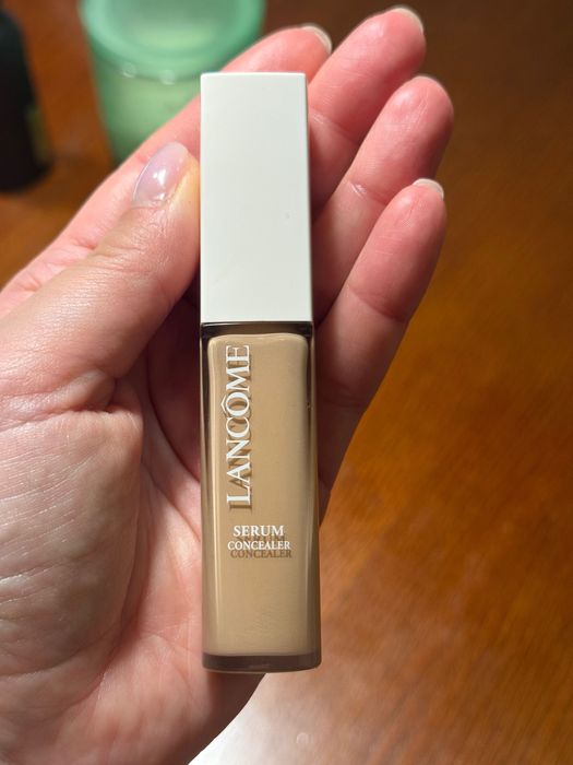 Korektor Lancome Natural Skin Glow Serum Concealer 220C