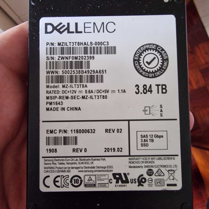 SSD SAS 3.84TB como novo