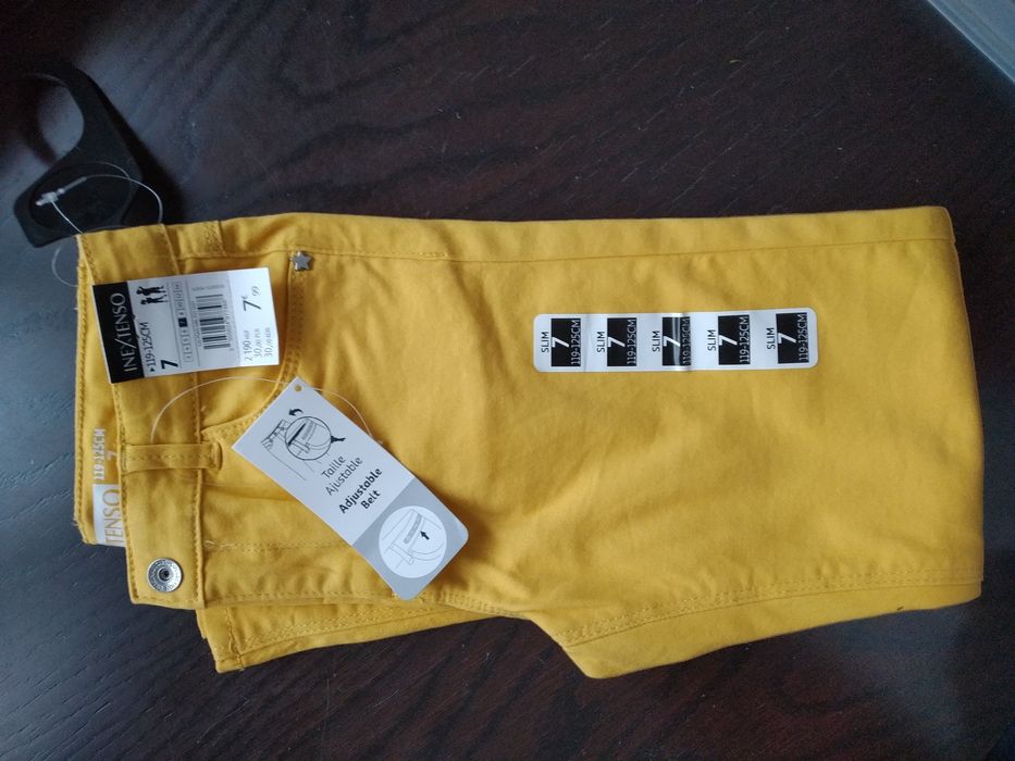 Novo - Calças amarelas