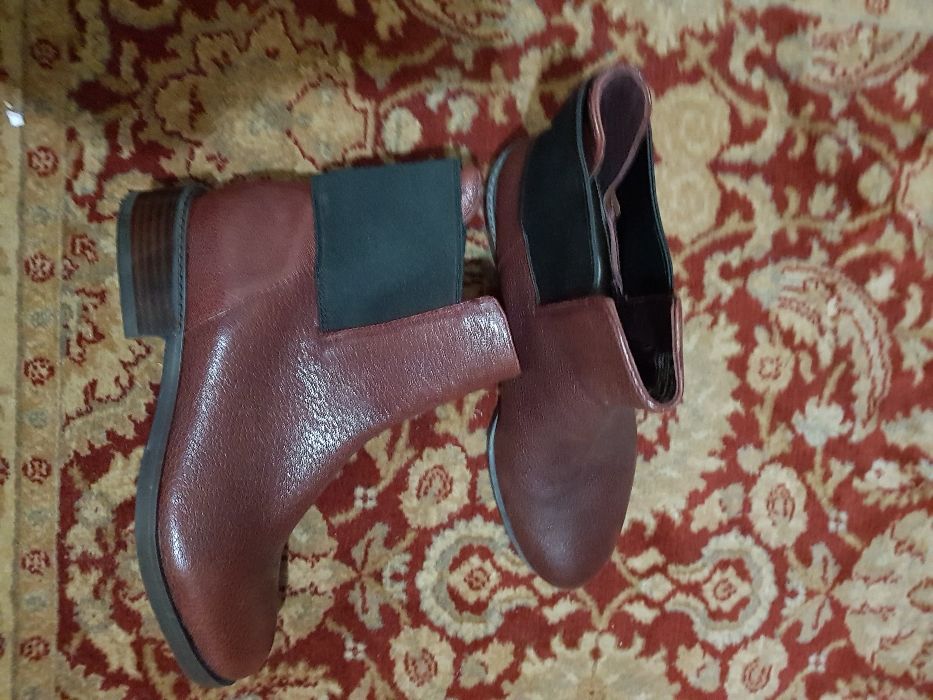 Кожаные ботинки ,полусапожки от Clarks