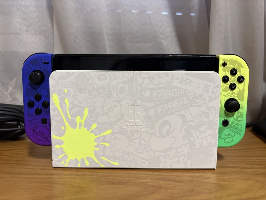 Nintendo switch oled  splatoon 3 edition