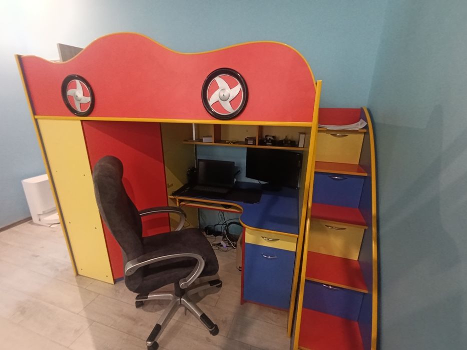 Ліжко для підлітка