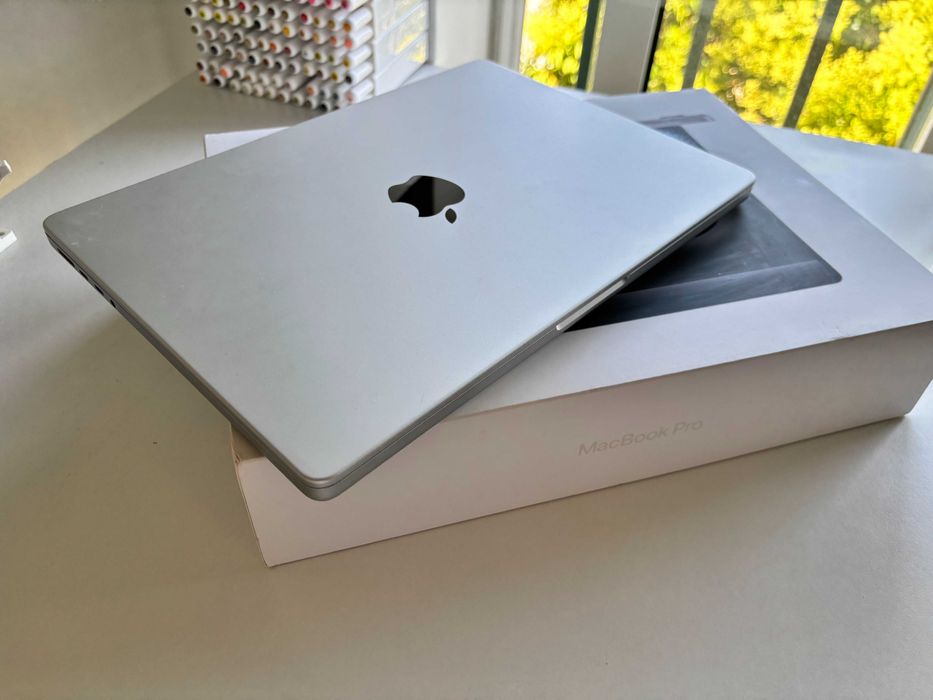 MacBook Pro 14" M3 Pro — 11 núcleos / 18 GB RAM - 512 GB
