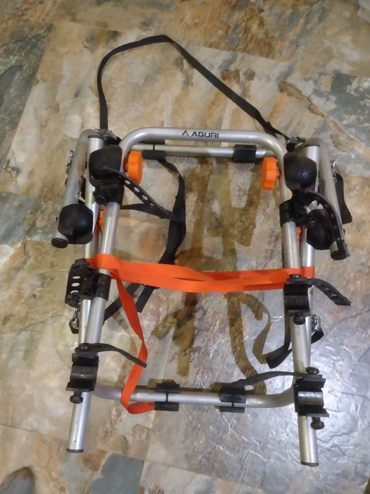 Bagażnik rowerowy na 3 rowery klapę tylną .