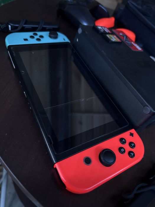 Nintendo Switch — макс. комплектация + аккаунт