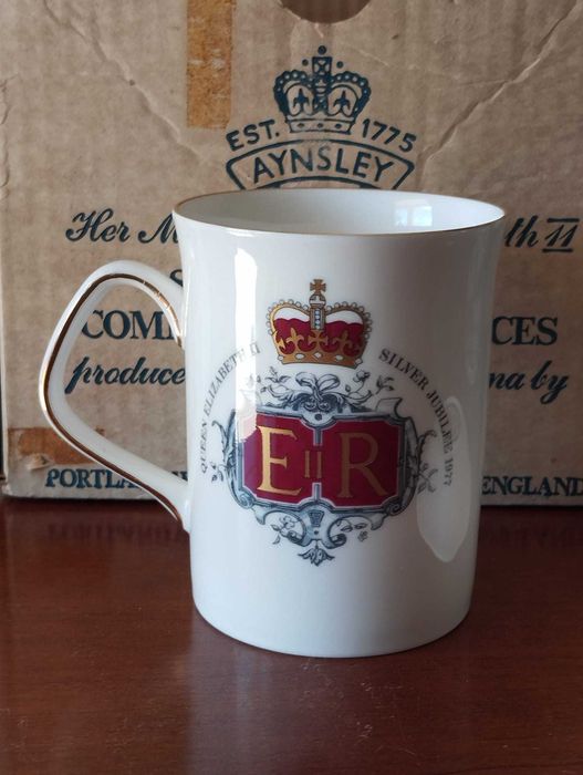 Caneca e Prato Jubileu 1977 Rainha Elizabeth II