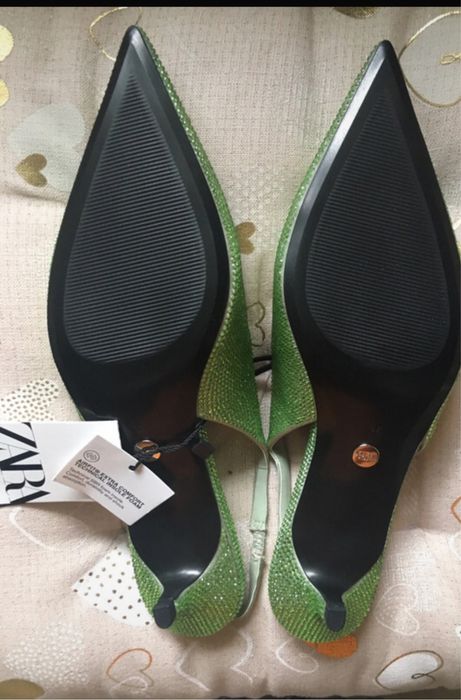 ZARA Czółenka z błyszczącym wykończeniem 38