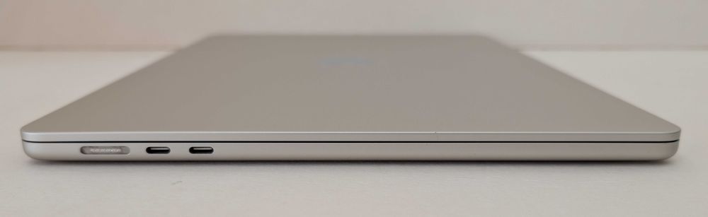 Laptop MacBook Air 15 M3 2024 /15.3 /M3 /8GB /256GB /MacOs Tachoe 26.0