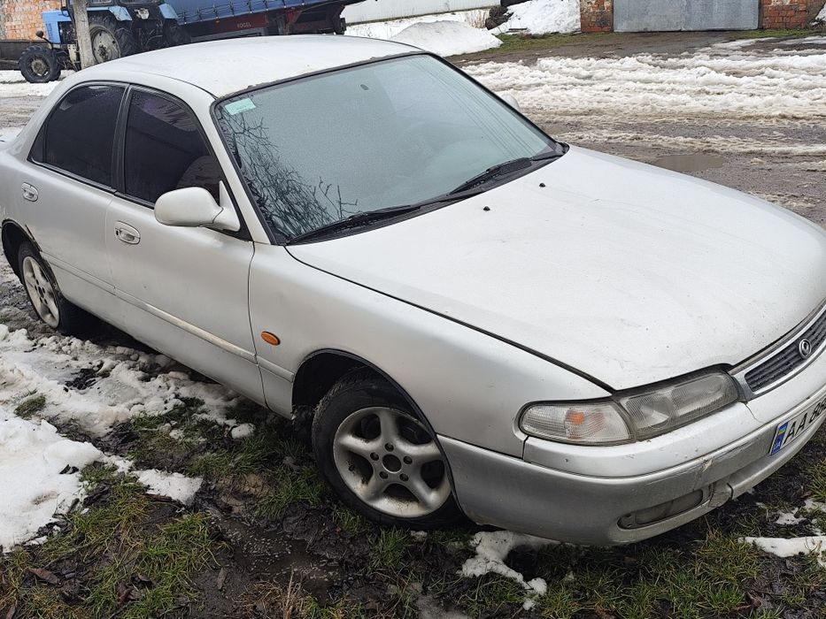 Мазда легковий автомобіль