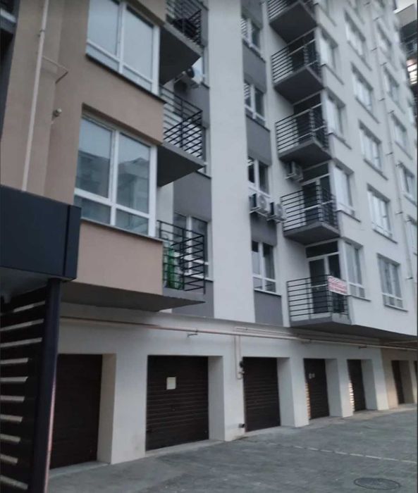 Продаж 2к квартири 76.2 кв. м на вул. Сімейна 3 ЖК Дніпровська Брама 2