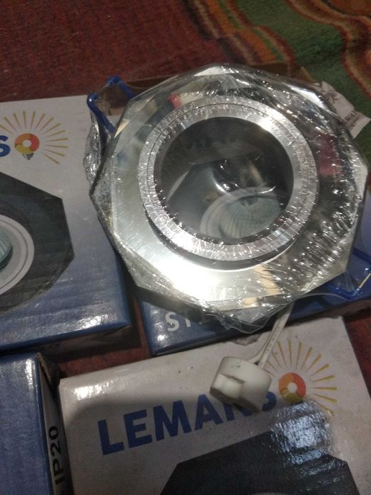 Точечный светильник lemanso st152