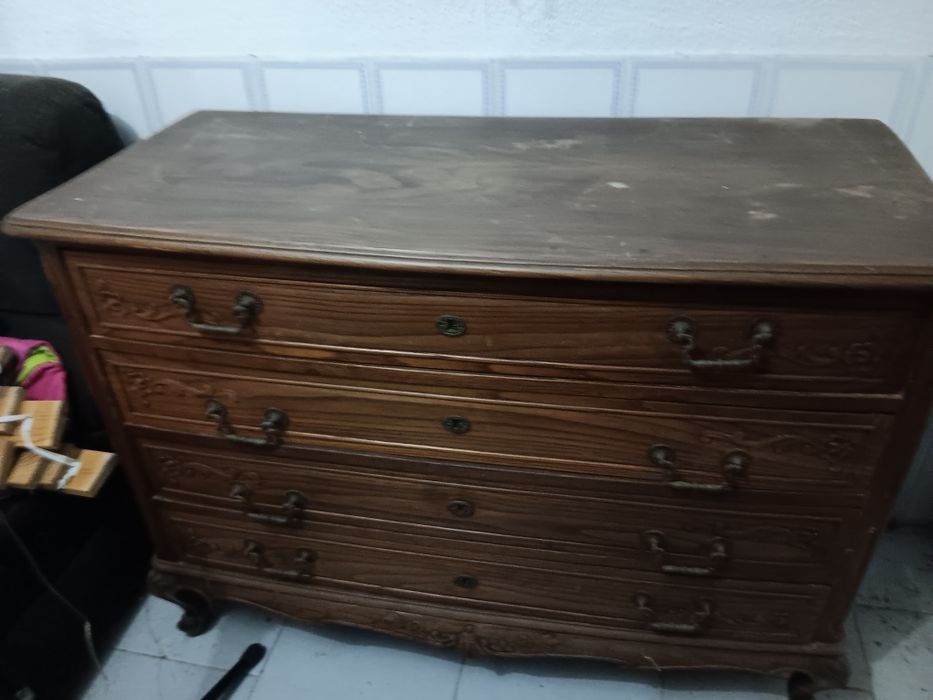 Cómoda com gavetas