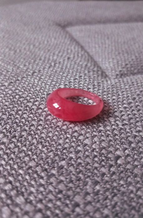 Жіноча каблучка рожевого кольору, нова