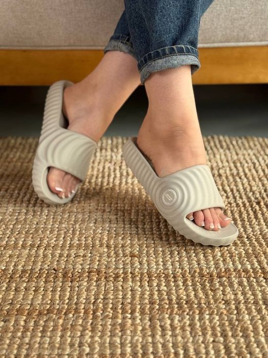 Шльопанці  Skechers ,41р