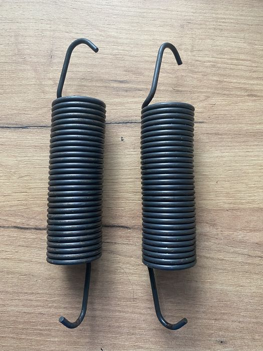 Пружини багажника Mercedes w124. Стан відмінний, ціна за 2 шт