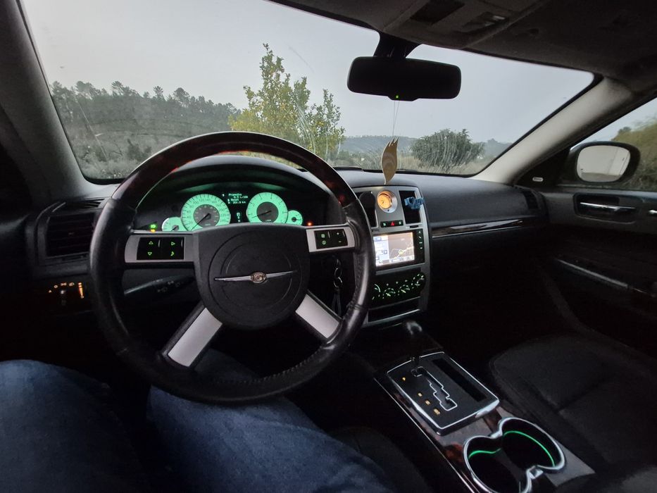 Chrisler C300 CDI Motorização Mercedes-Benz
