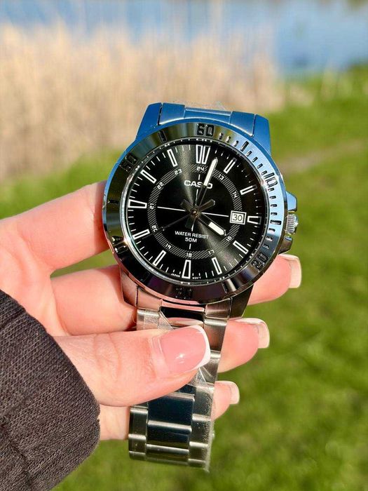 Чоловічий годинник CASIO MTP-VD01-1C.