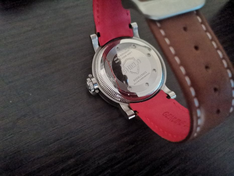 Shield Berge Diver Watch