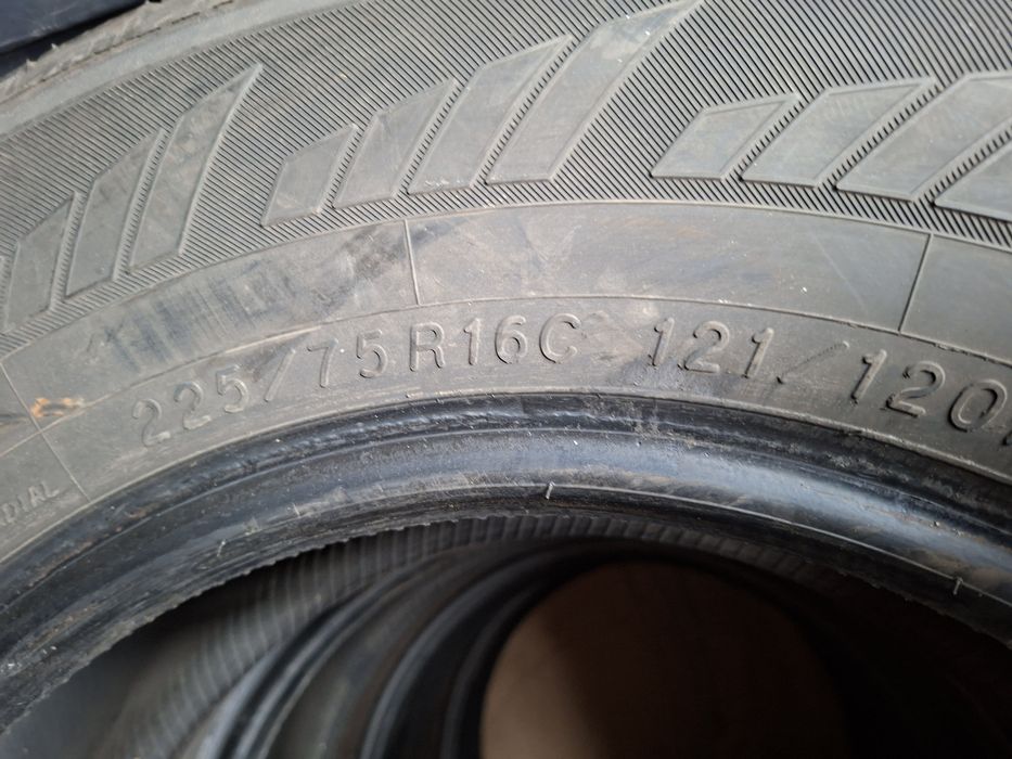 Para opon zimowych yokohama 225x75x16c. 9mm.