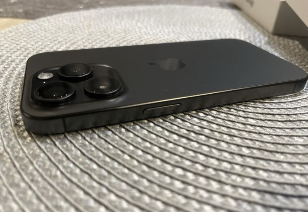 iPhone 15 Pro 128 Gb (АКБ 90%)