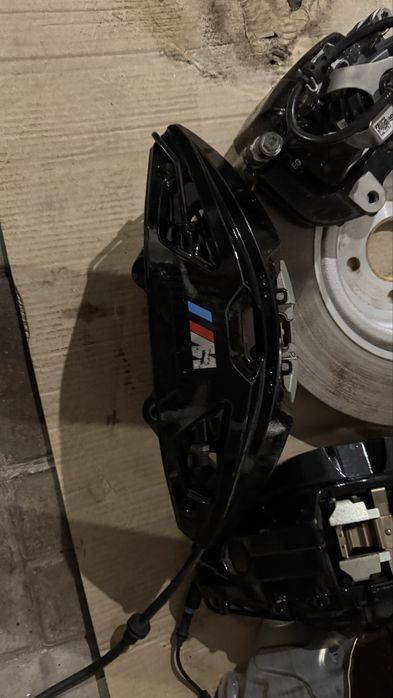 Bmw x7 m60i тормознп система 398 супорта диски тормозні
