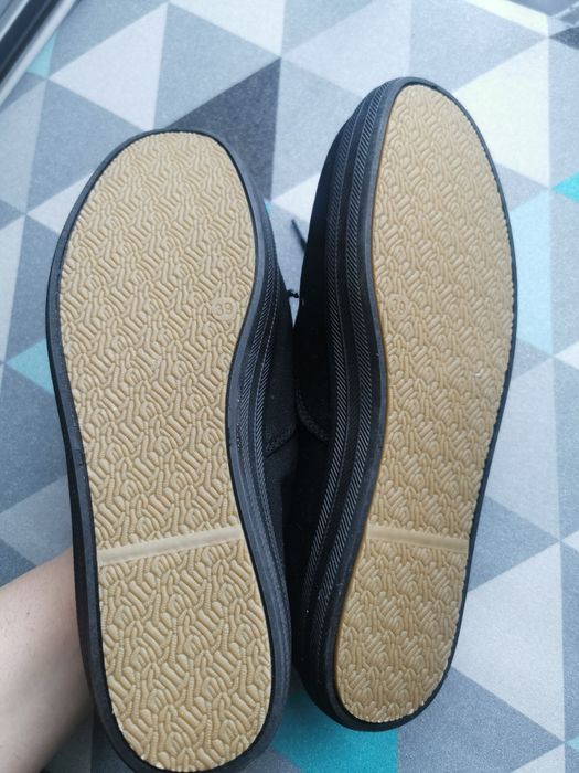 Nowe czarne trampki rozm. 39
