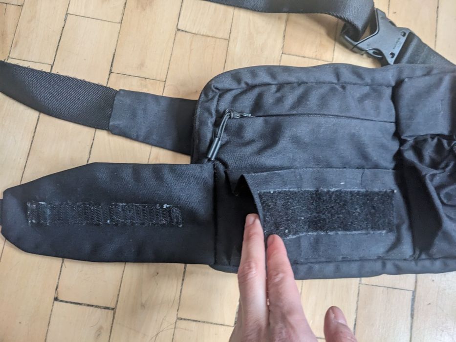 Бананка або поясна сумка Riot Division чорна