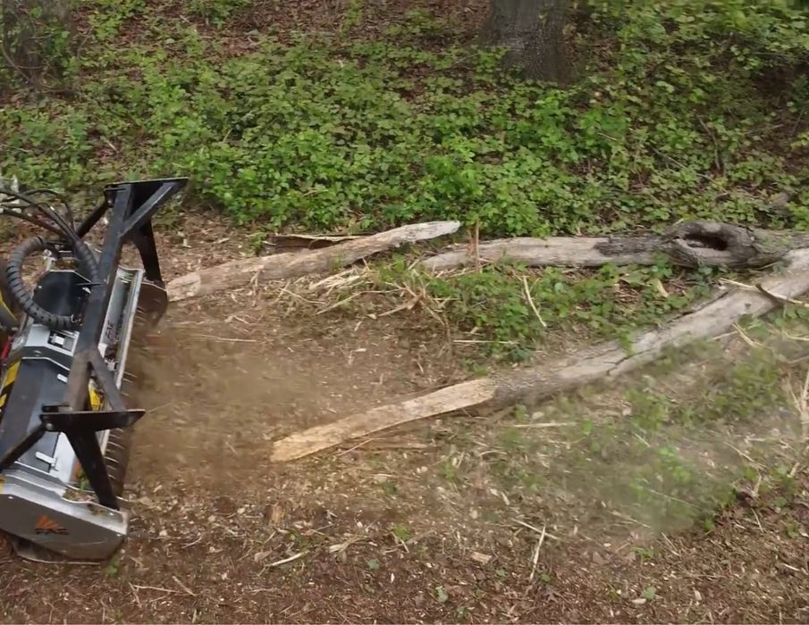 Mulczowanie działek i zarośli | Wynajem mulczera FAE z Multione 8.5 sk