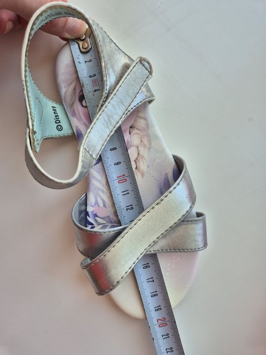 Босоніжки для дівчинки