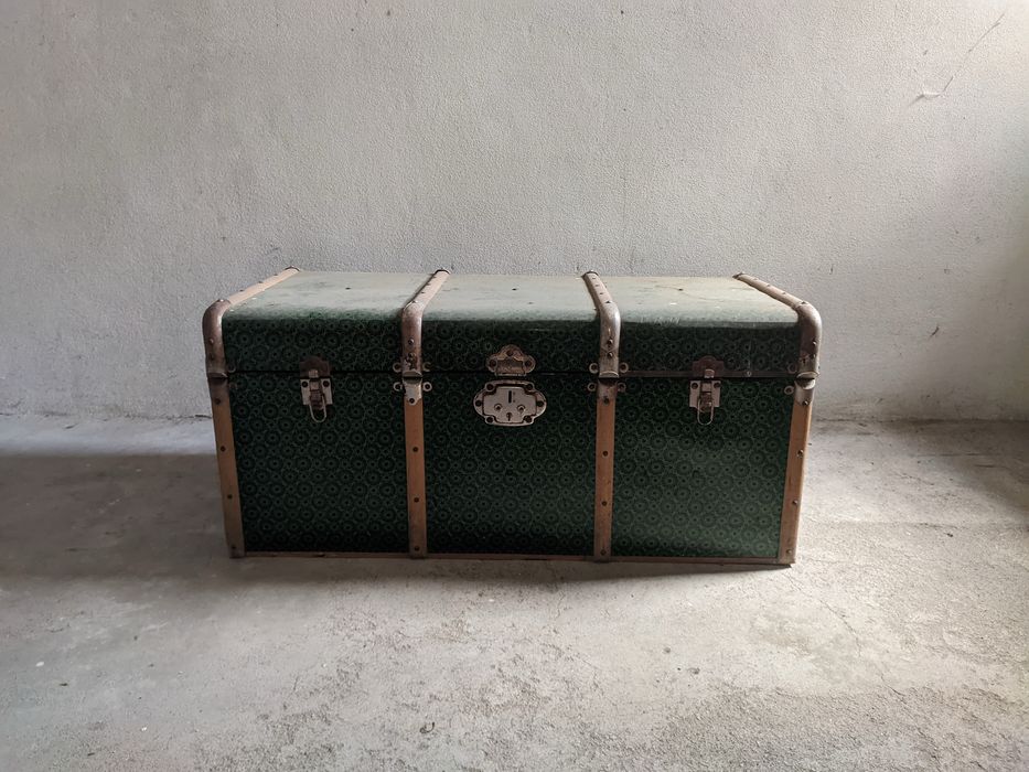 Arca de madeira com trincos